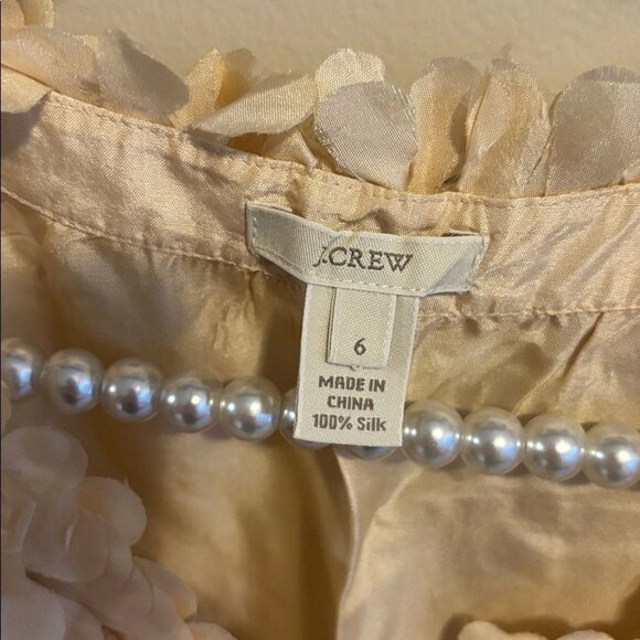 J crew size 6 silk Cream Sleeveless Blouse with Floral Accents button up - Picture 5 of 5
